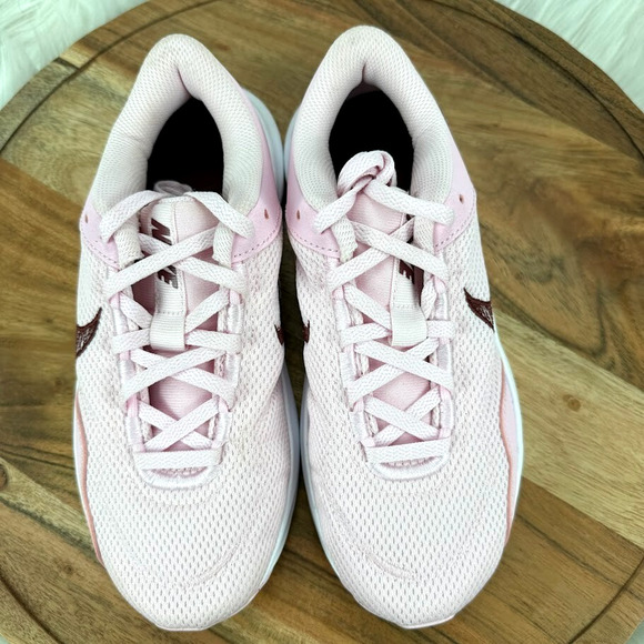 Nike Legend Essential 3 Next Nature‎ Wmns Size 5.5 Barely Rose training shoes - Picture 8 of 9